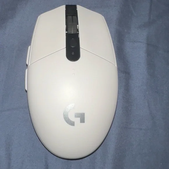 G305 LIGHTSPEED WIRELESS GAMING MOUSE WHITE - Picture 4 of 9